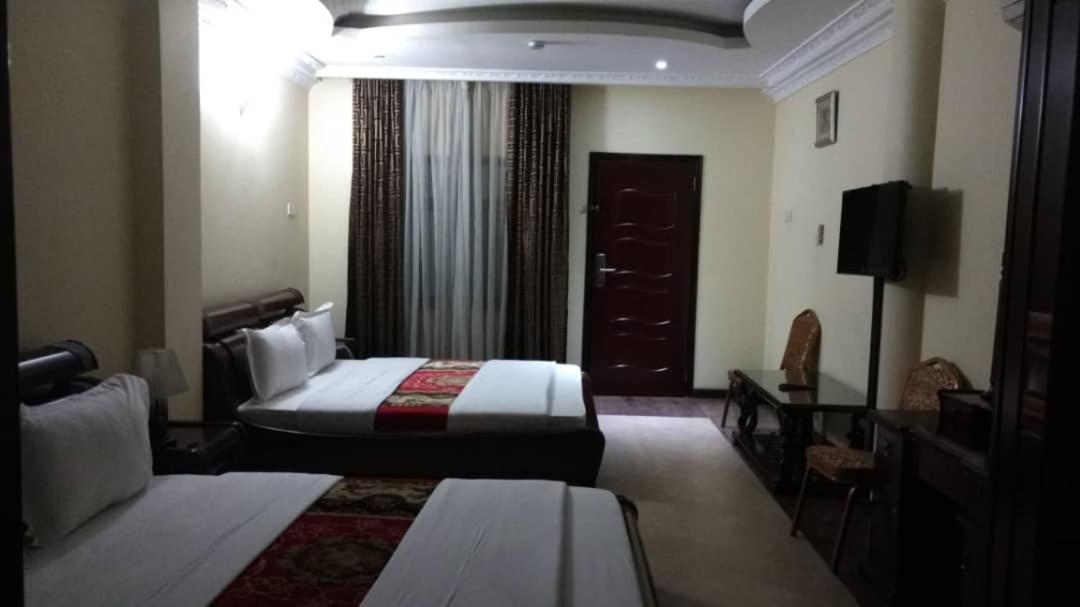 Biraj International Hotel Kampala Esterno foto