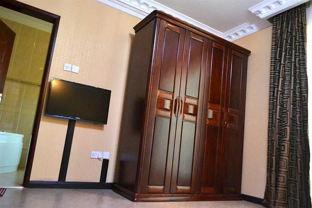 Biraj International Hotel Kampala Esterno foto