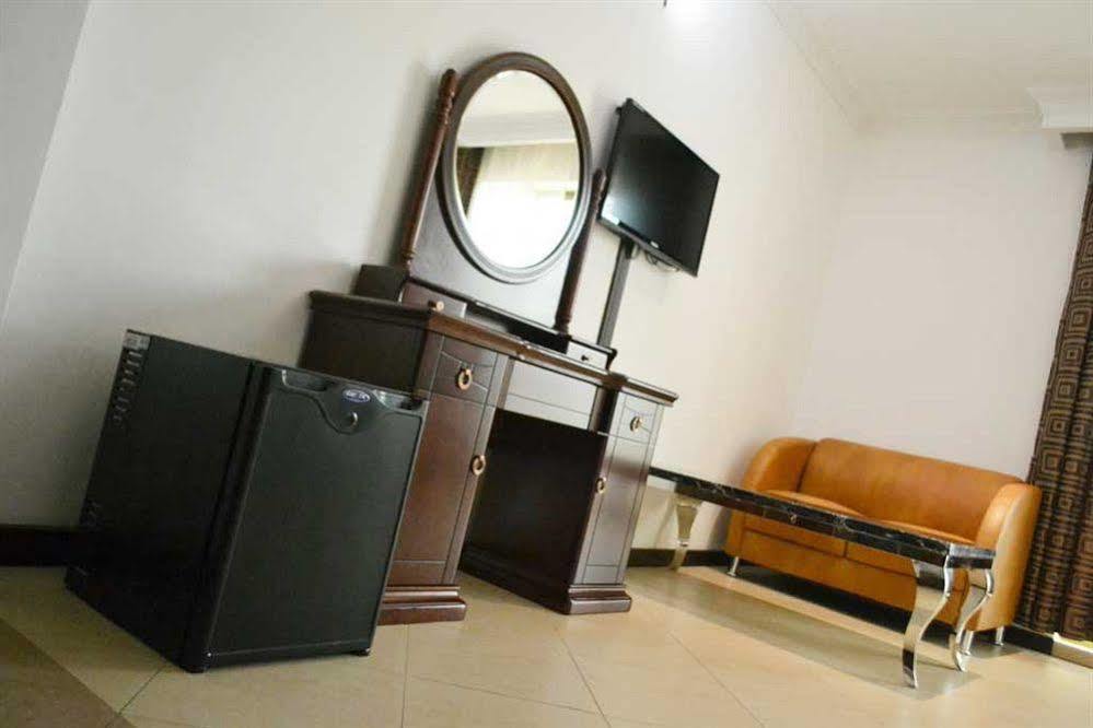 Biraj International Hotel Kampala Esterno foto