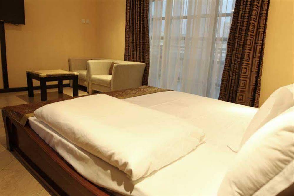 Biraj International Hotel Kampala Esterno foto